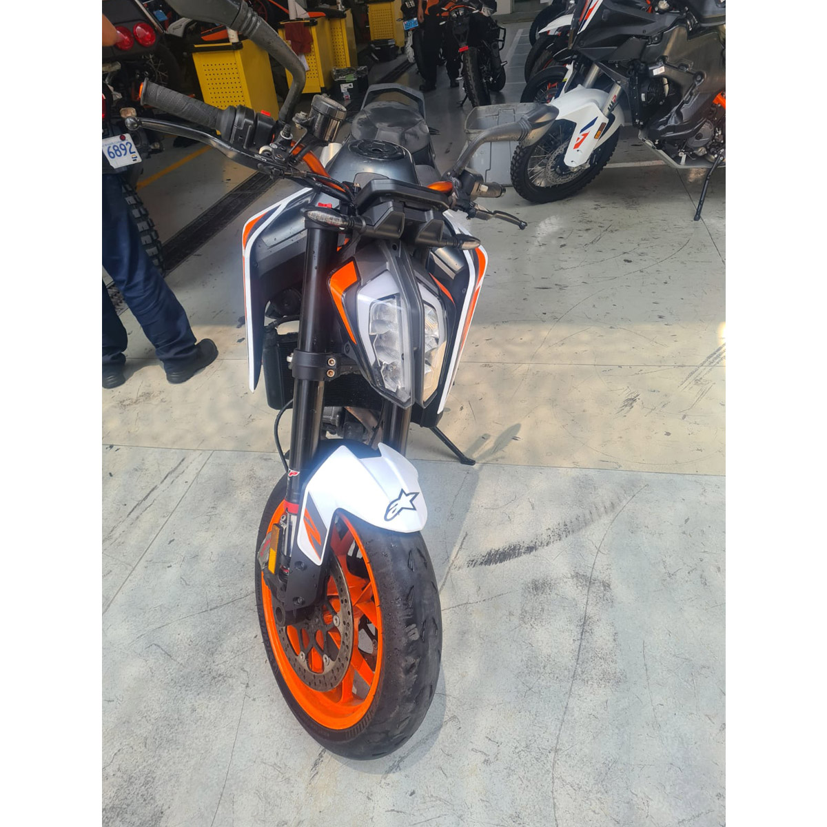 KTM 890 DUKE R 21 Semi Nueva